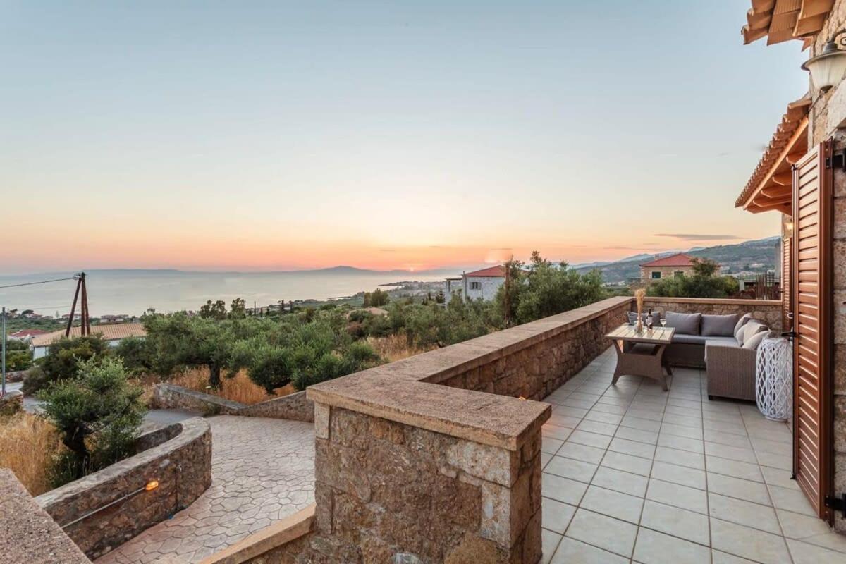 Mani Panoramic Seaviews - Luxury Summer Haven Levktron Ngoại thất bức ảnh